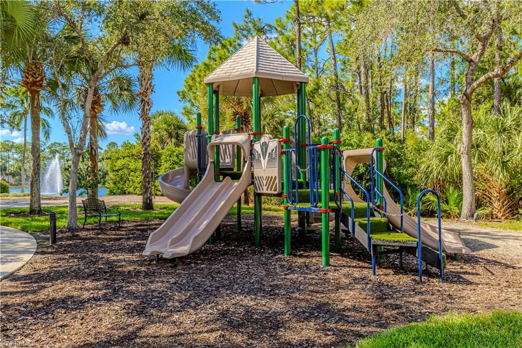 1761 Tarpon Bay DR S # 58, NAPLES FL 34119-22