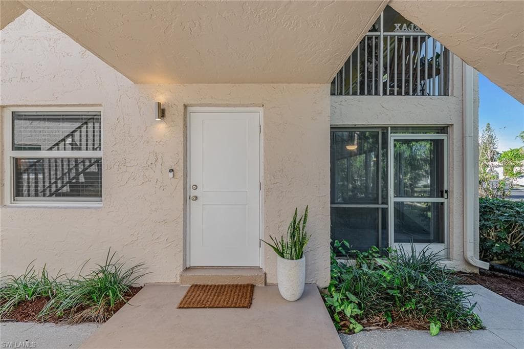 1549 Sandpiper ST # 49, NAPLES FL 34102-13