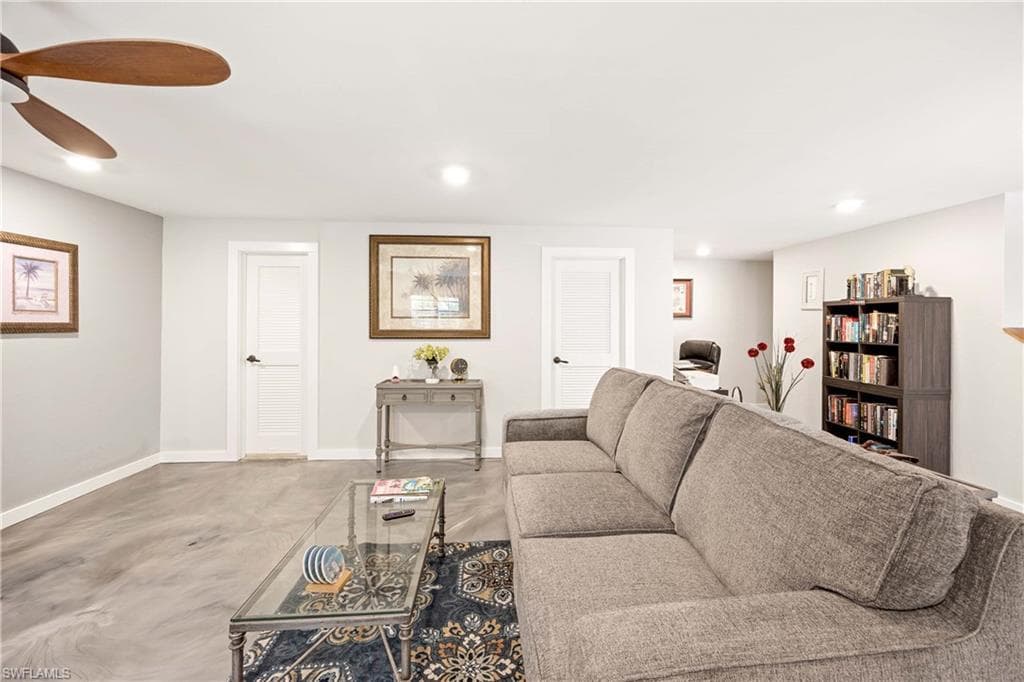 9395 Pennsylvania AVE # 3, BONITA SPRINGS FL 34135-23