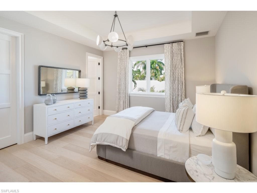 997 Spyglass LN, NAPLES FL 34102-15