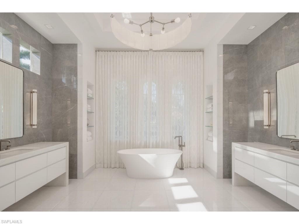 997 Spyglass LN, NAPLES FL 34102-10