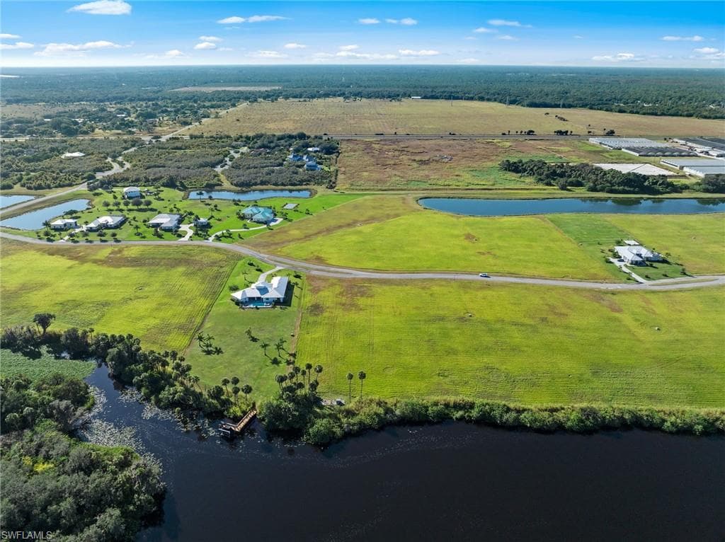 22821 Yellow Button LN, ALVA FL 33920-9