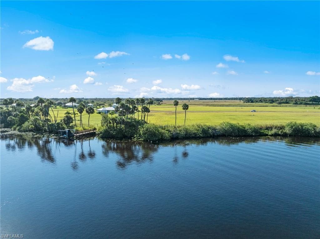 22821 Yellow Button LN, ALVA FL 33920-14