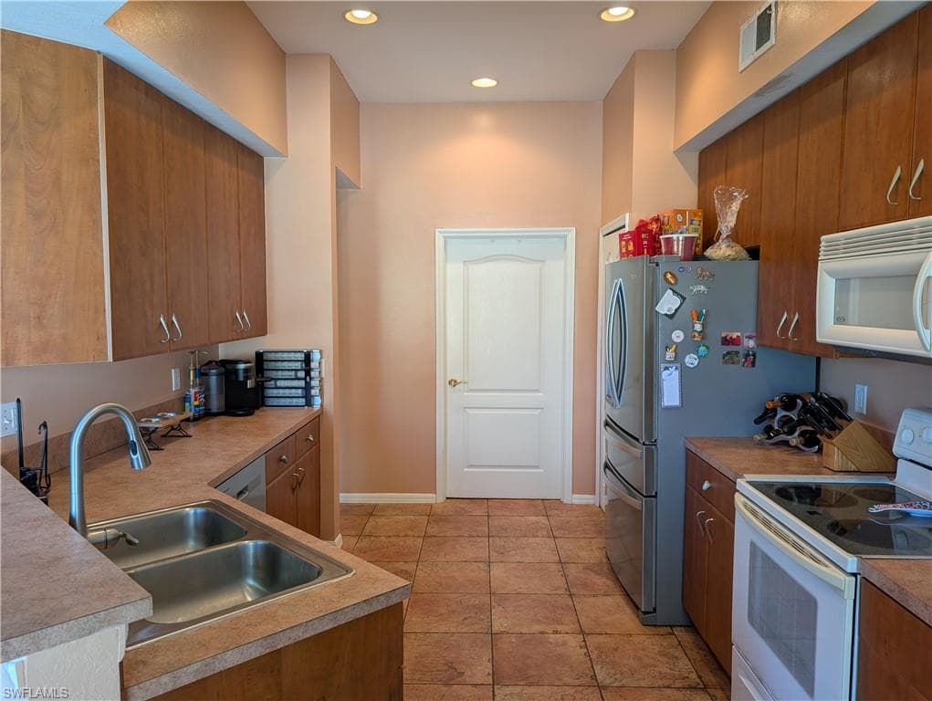 9208 Calle Arragon AVE # 202, FORT MYERS FL 33908-8
