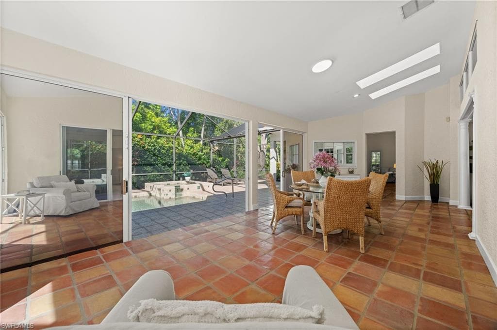 1923 Blackstone CIR, NAPLES FL 34109-26