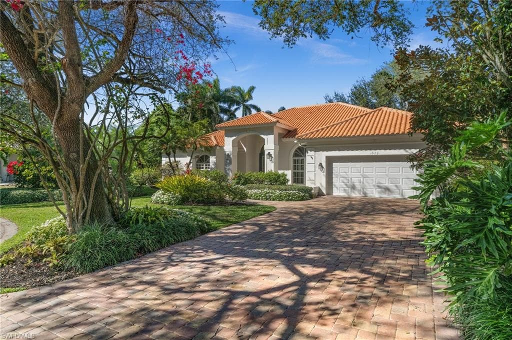 1923 Blackstone CIR, NAPLES FL 34109-45