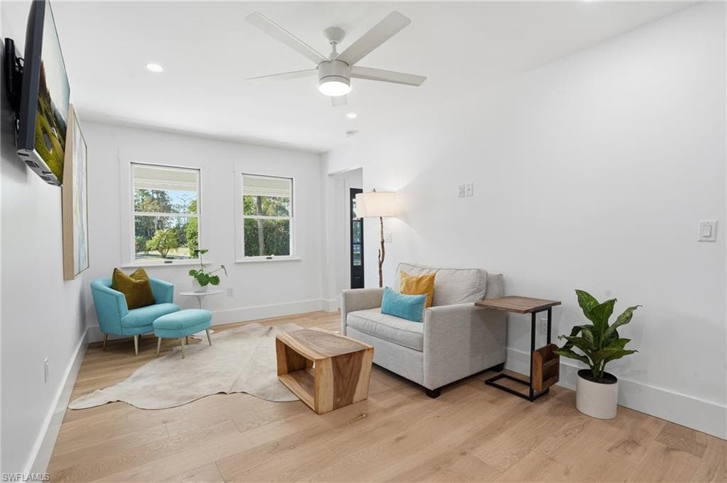 6260 Waxmyrtle WAY, NAPLES FL 34109-11