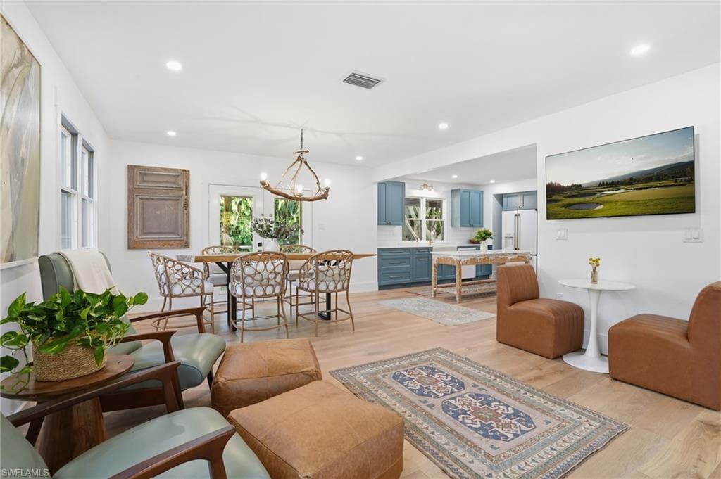 6260 Waxmyrtle WAY, NAPLES FL 34109-6