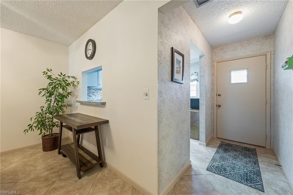 6823 Sandtrap DR, FORT MYERS FL 33919-1