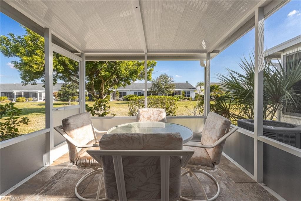 6823 Sandtrap DR, FORT MYERS FL 33919-18