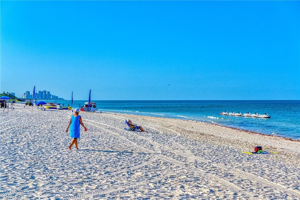 9832 Luna CIR # 103G, NAPLES FL 34109-26