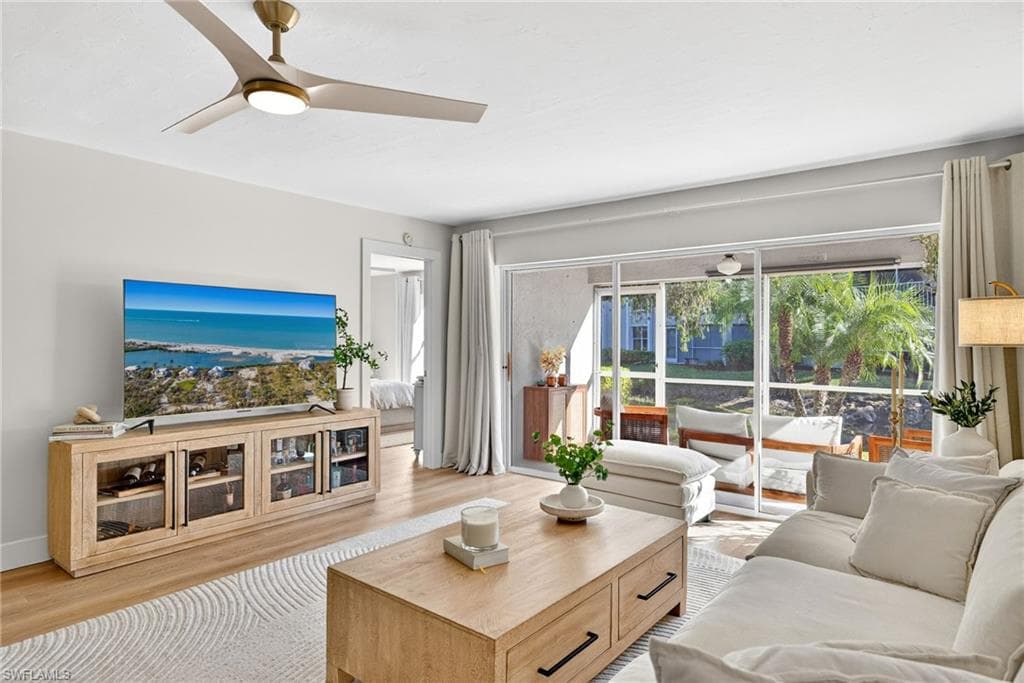 9832 Luna CIR # 103G, NAPLES FL 34109-2