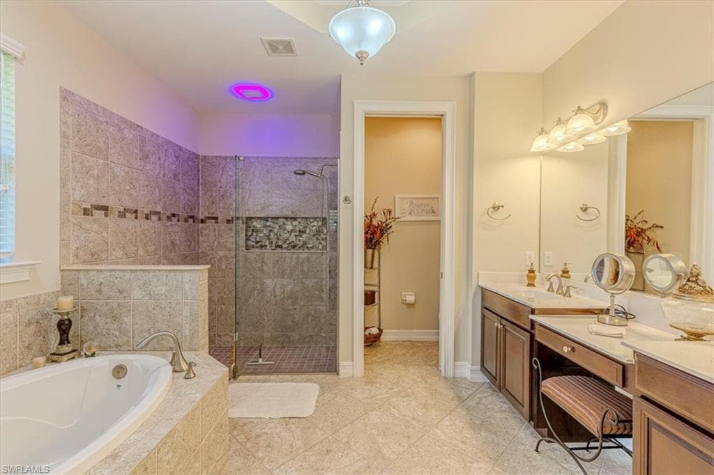 7859 Bucks Run DR, NAPLES FL 34120-14