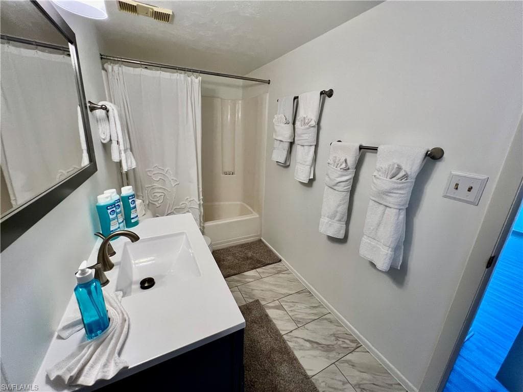 16881 Davis RD # 225, FORT MYERS FL 33908-10