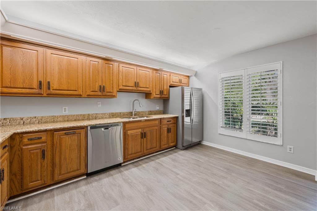 100 Wyndemere WAY # A203, NAPLES FL 34105-12