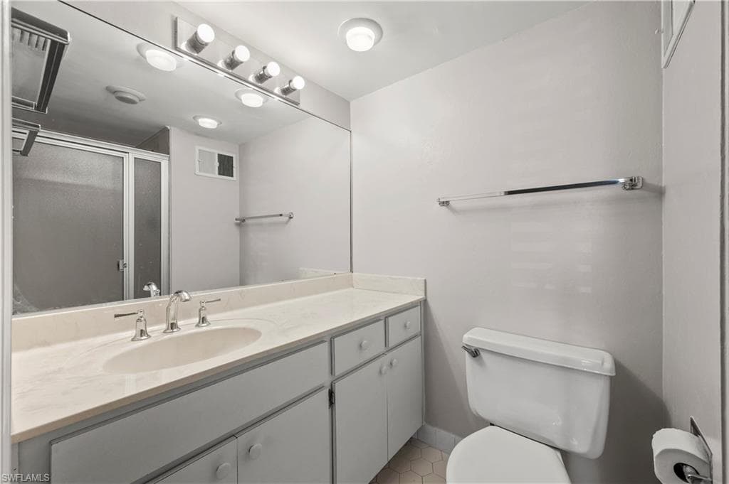 100 Wyndemere WAY # A203, NAPLES FL 34105-9