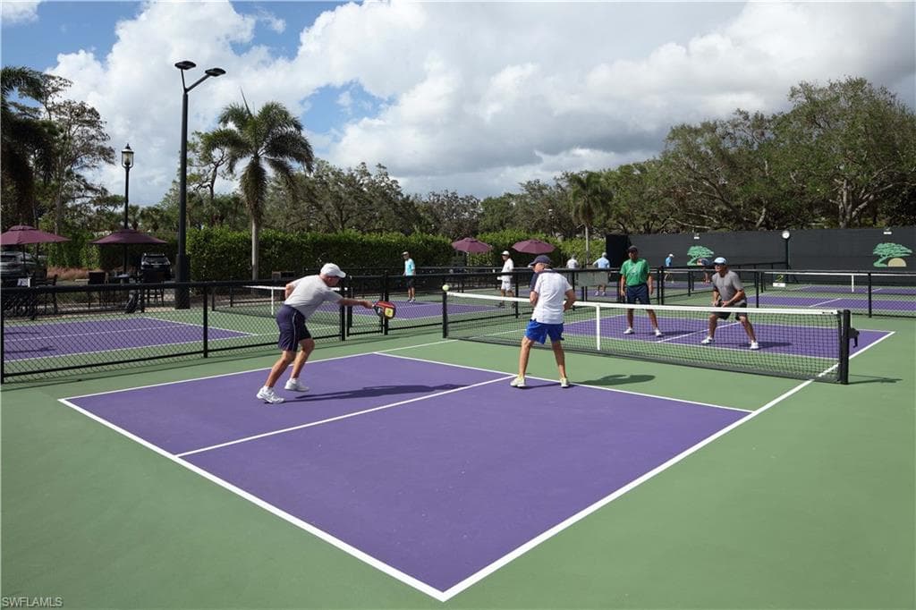 100 Wyndemere WAY # A203, NAPLES FL 34105-24