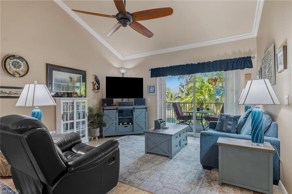 1076 Winding Pines CIR # 206, CAPE CORAL FL 33909-1