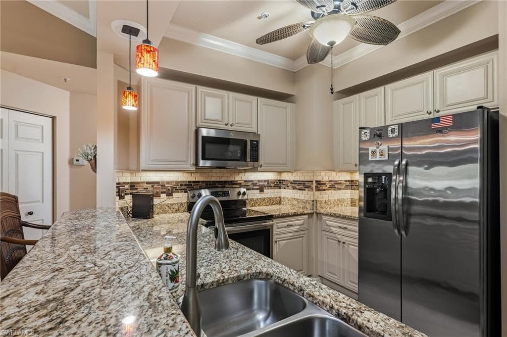 1076 Winding Pines CIR # 206, CAPE CORAL FL 33909-4