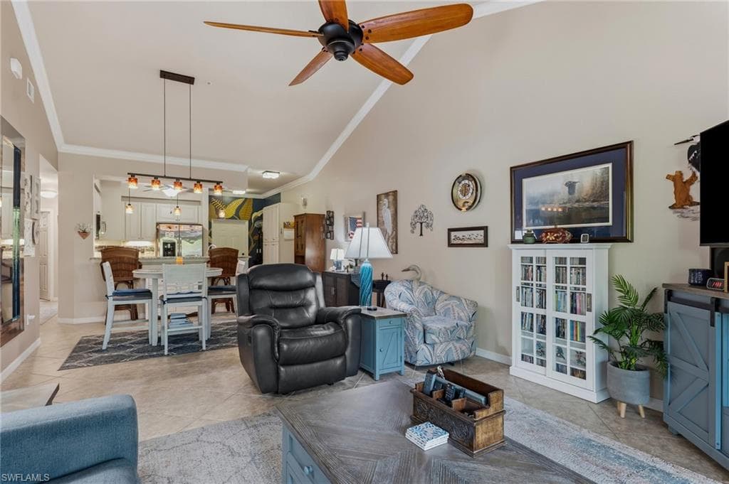 1076 Winding Pines CIR # 206, CAPE CORAL FL 33909-3