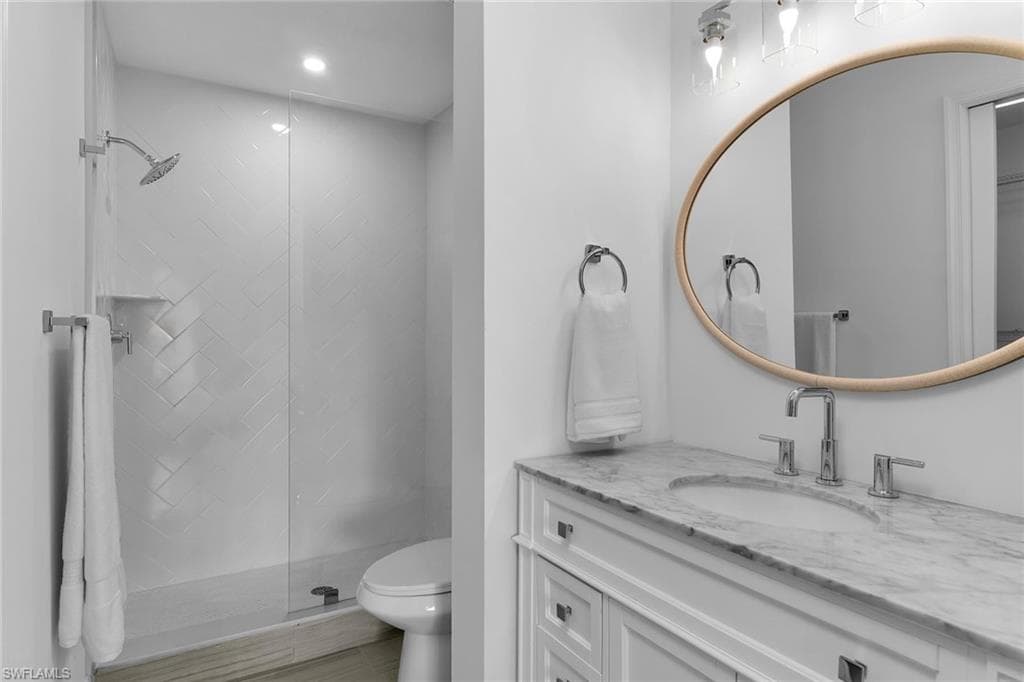700 Saratoga CIR B-101-11