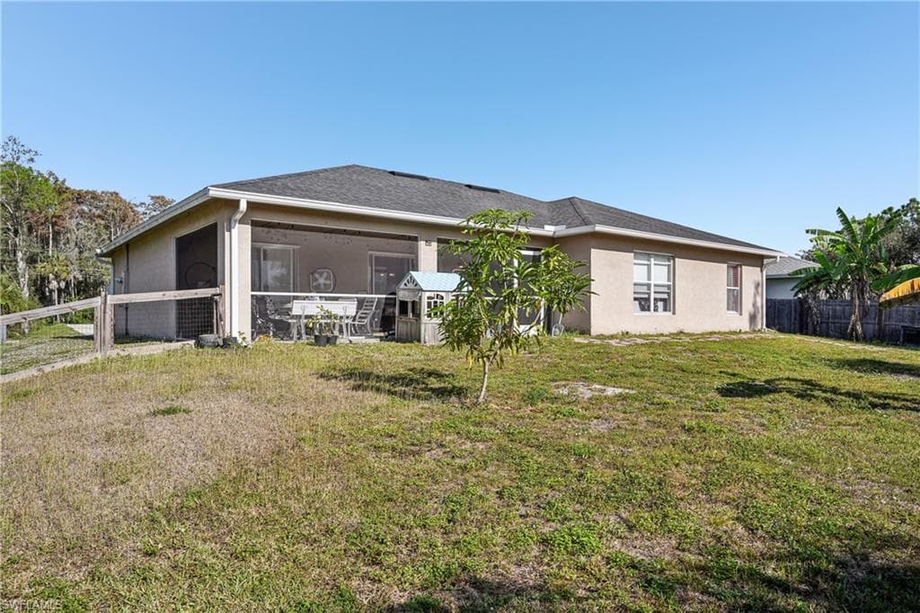1910 Lorna AVE, LEHIGH ACRES FL 33972-25