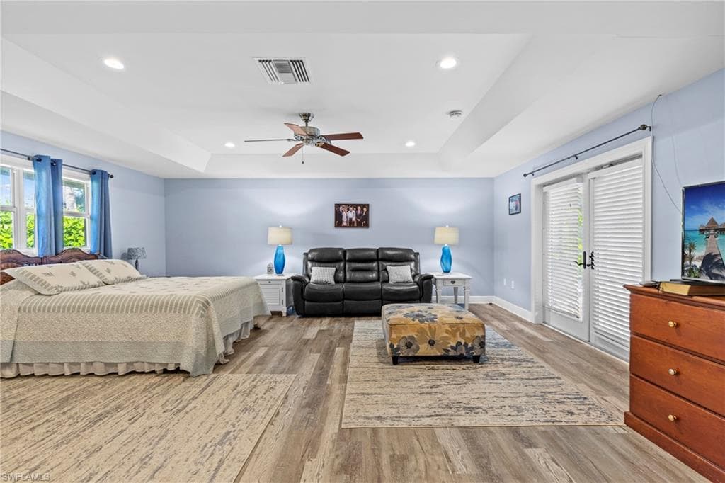 2569 Outrigger LN, NAPLES FL 34104-11