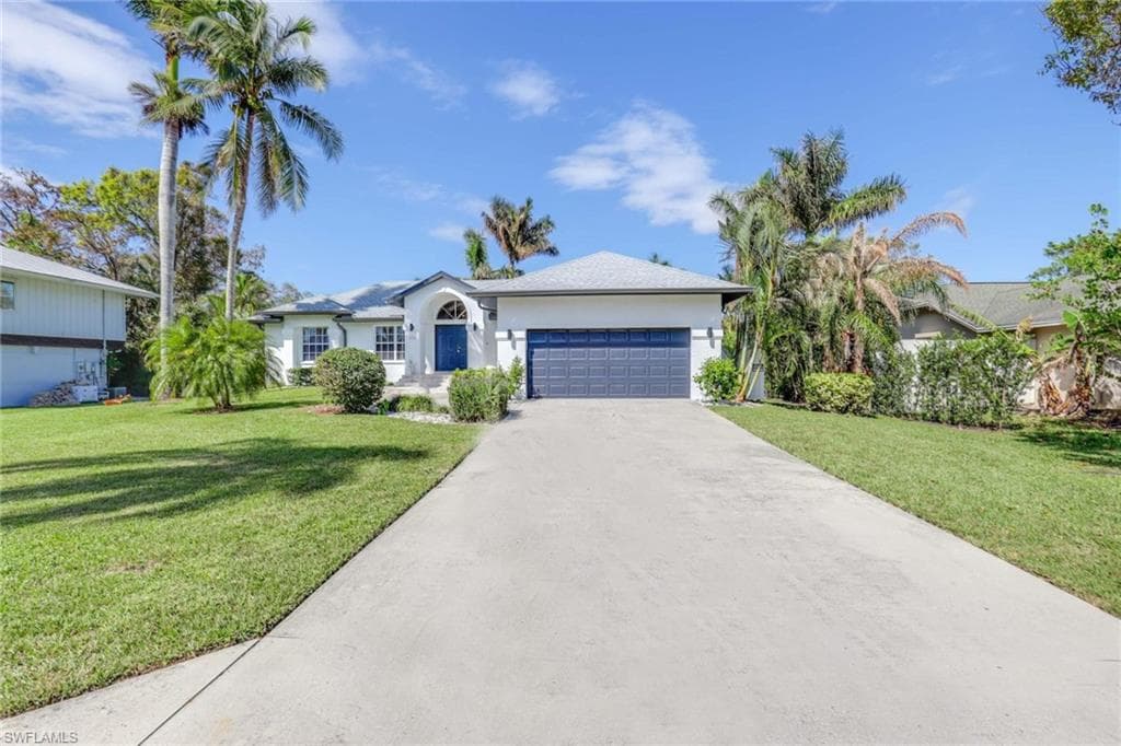 428 Sharwood DR, NAPLES FL 34110-41