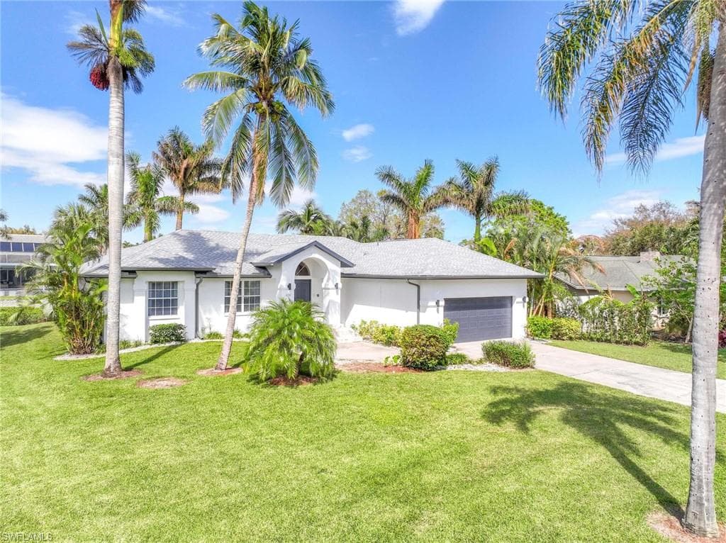 428 Sharwood DR, NAPLES FL 34110-36