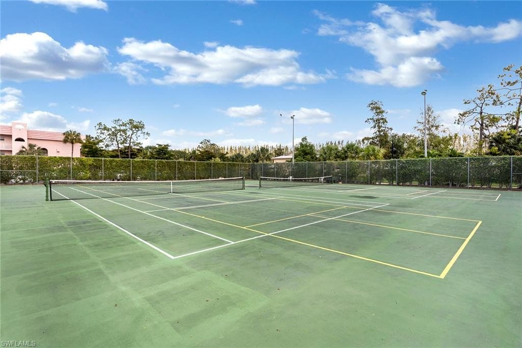 1086 Forest Lakes DR # 102, NAPLES FL 34105-29
