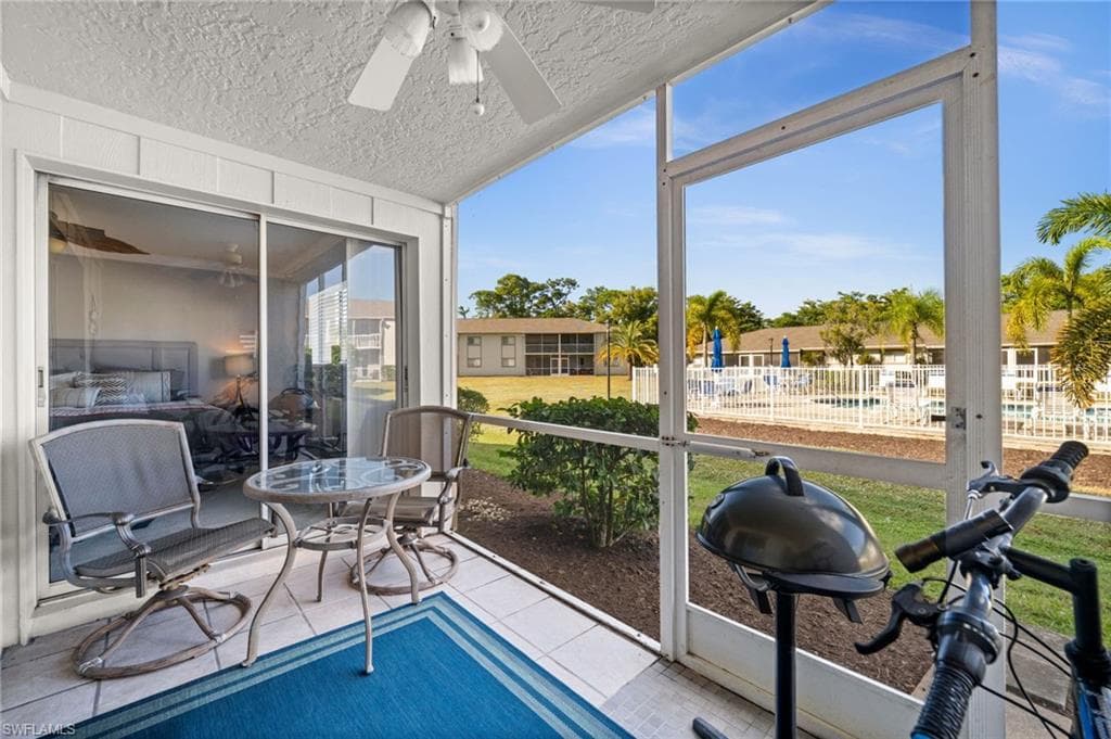 2346 Naples Trace CIR # 2, NAPLES FL 34109-6