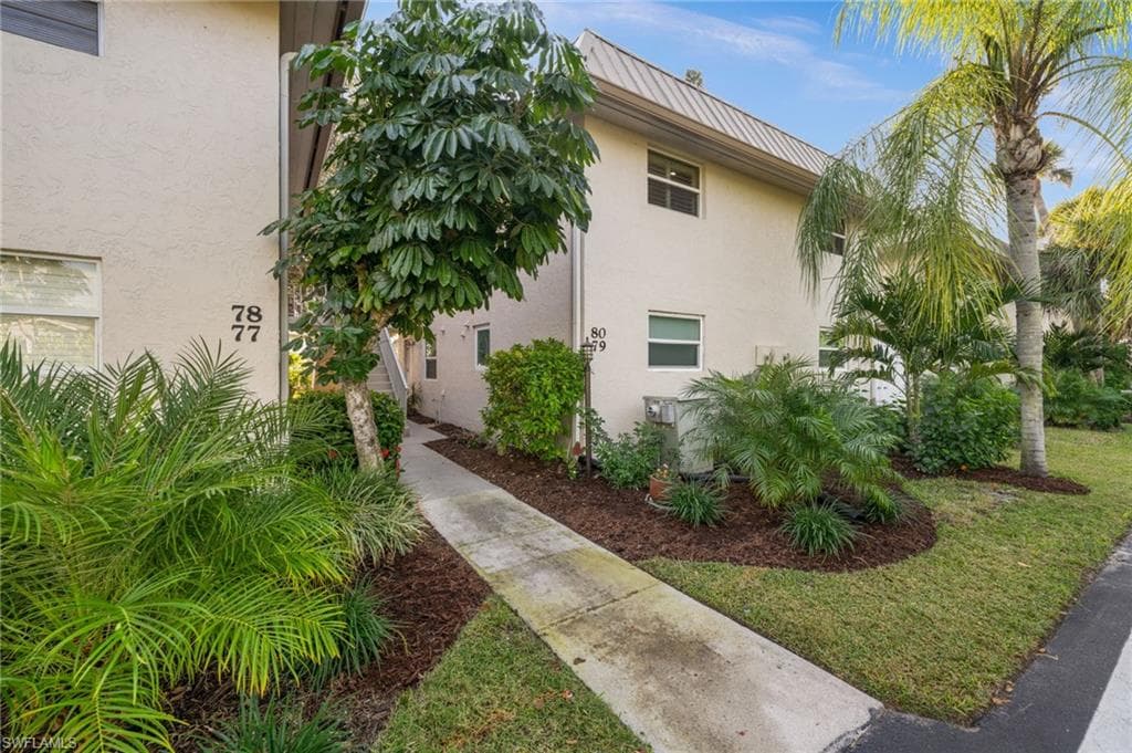 1549 Sandpiper ST # 80, NAPLES FL 34102-21