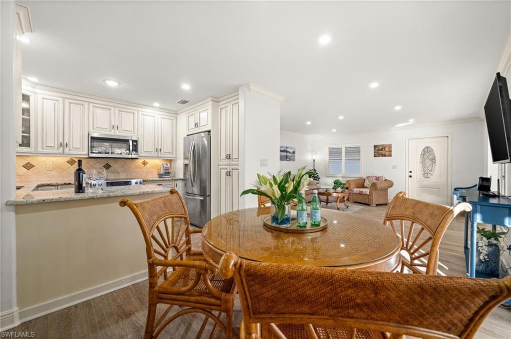 1549 Sandpiper ST # 80, NAPLES FL 34102-8