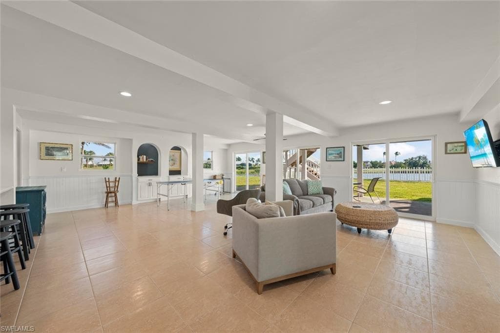 9127 Mockingbird DR, SANIBEL FL 33957-38