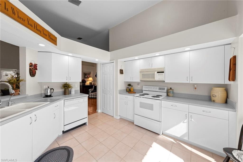 18040 Horseshoe Bay CIR, FORT MYERS FL 33967-11