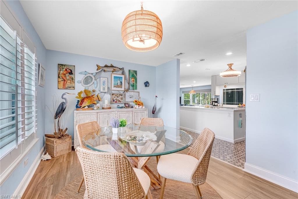1076 Captains Walk ST, SANIBEL FL 33957-12