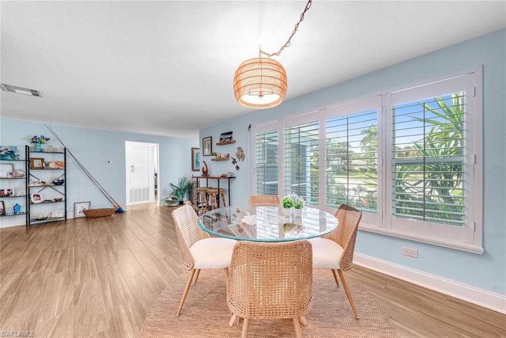 1076 Captains Walk ST, SANIBEL FL 33957-11