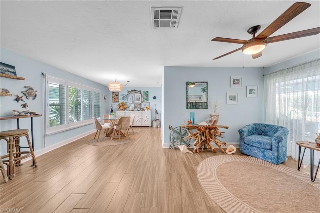 1076 Captains Walk ST, SANIBEL FL 33957-25