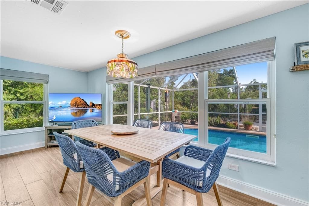 1076 Captains Walk ST, SANIBEL FL 33957-6