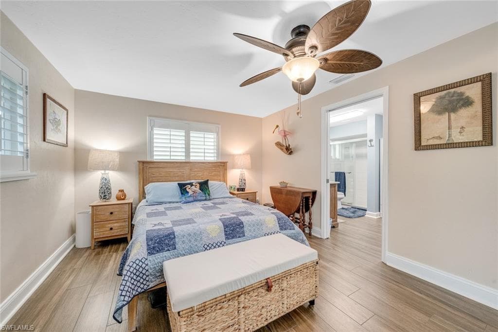 1076 Captains Walk ST, SANIBEL FL 33957-27