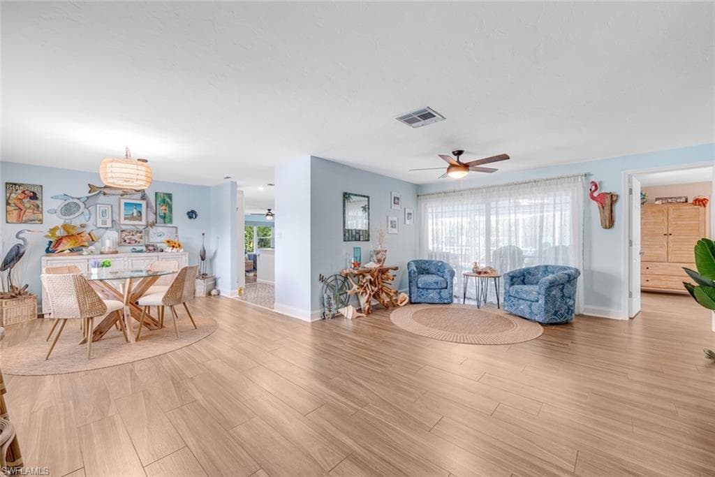 1076 Captains Walk ST, SANIBEL FL 33957-23