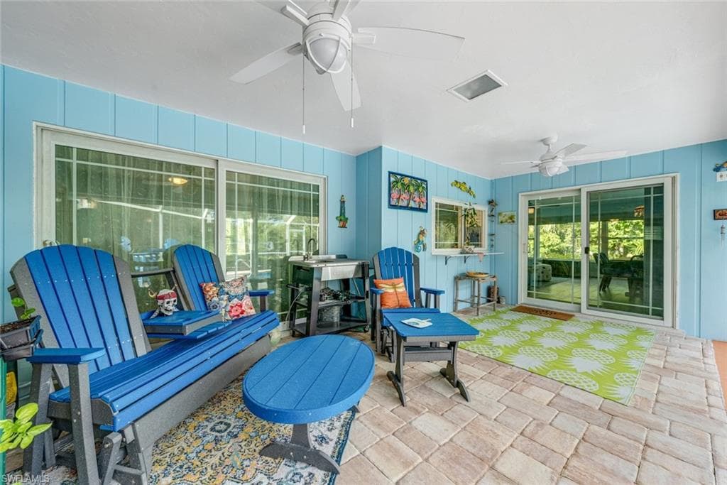 1076 Captains Walk ST, SANIBEL FL 33957-37