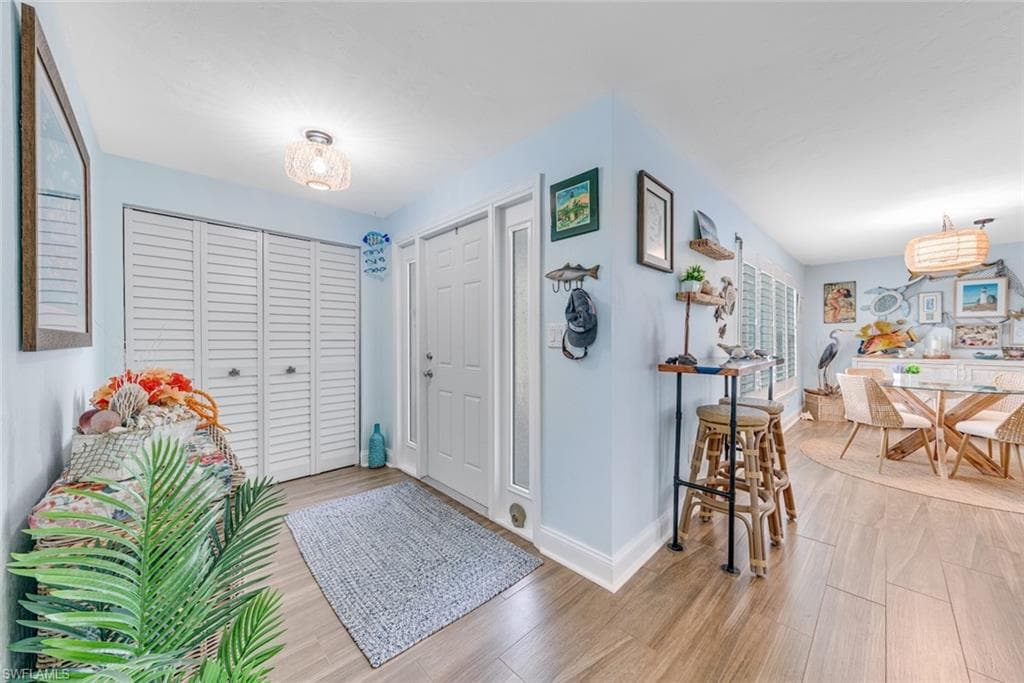 1076 Captains Walk ST, SANIBEL FL 33957-9
