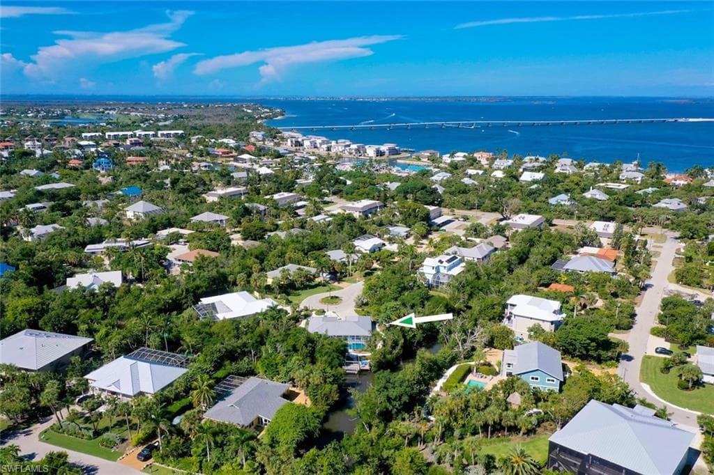 1076 Captains Walk ST, SANIBEL FL 33957-49