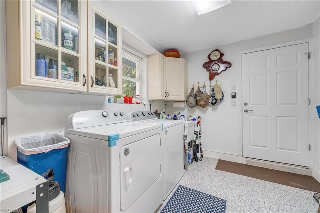 1076 Captains Walk ST, SANIBEL FL 33957-47