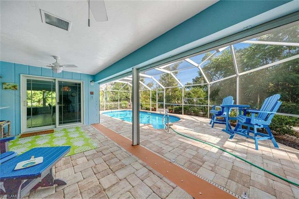1076 Captains Walk ST, SANIBEL FL 33957-39