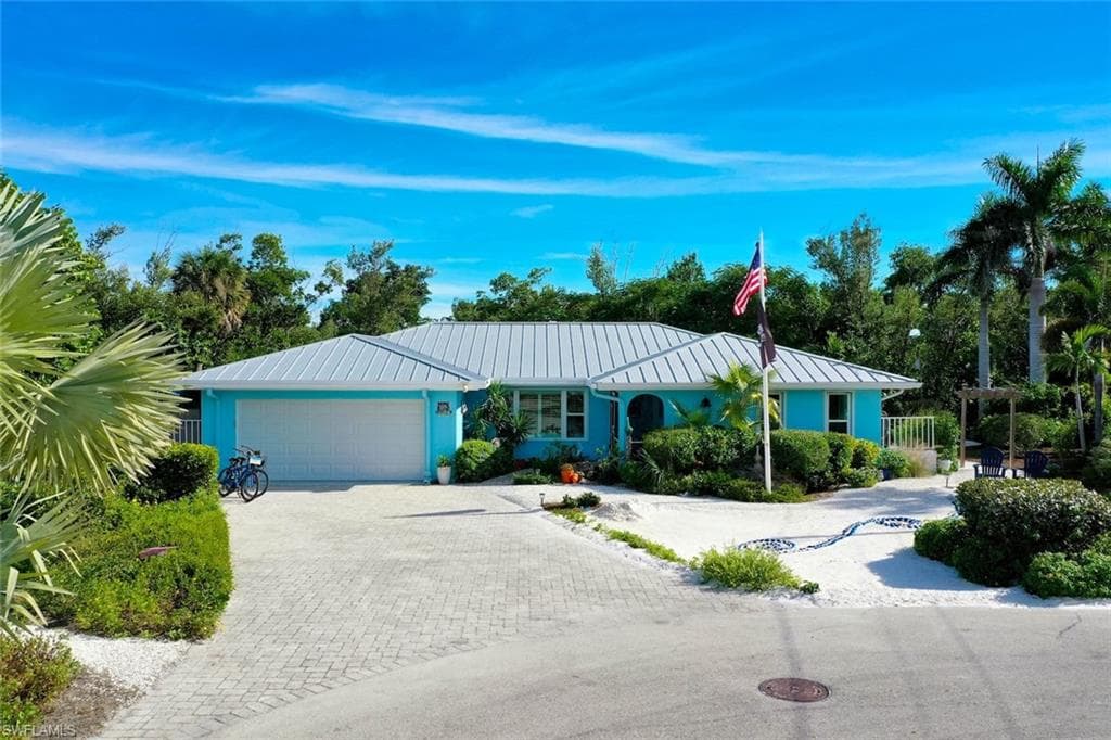 1076 Captains Walk ST, SANIBEL FL 33957-3