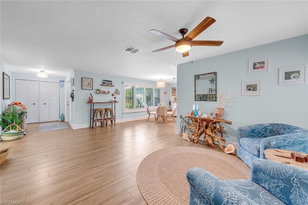 1076 Captains Walk ST, SANIBEL FL 33957-24