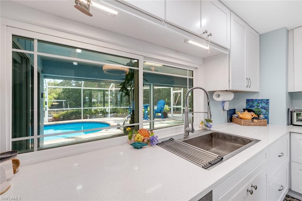 1076 Captains Walk ST, SANIBEL FL 33957-20