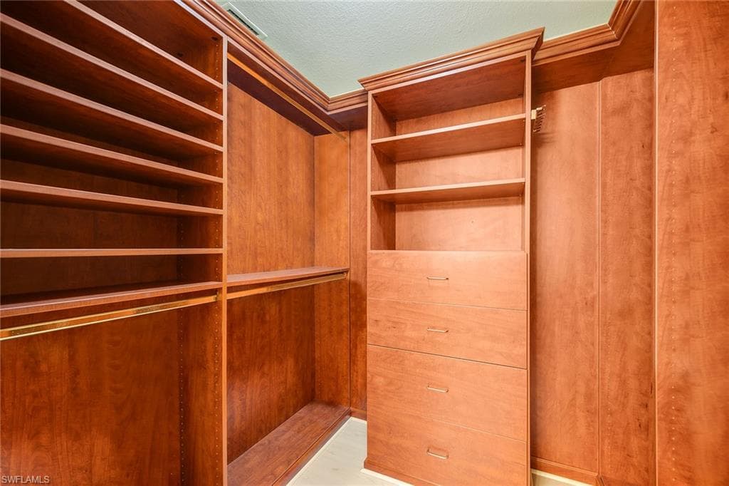 628 Woodshire LN # G12, NAPLES FL 34105-22